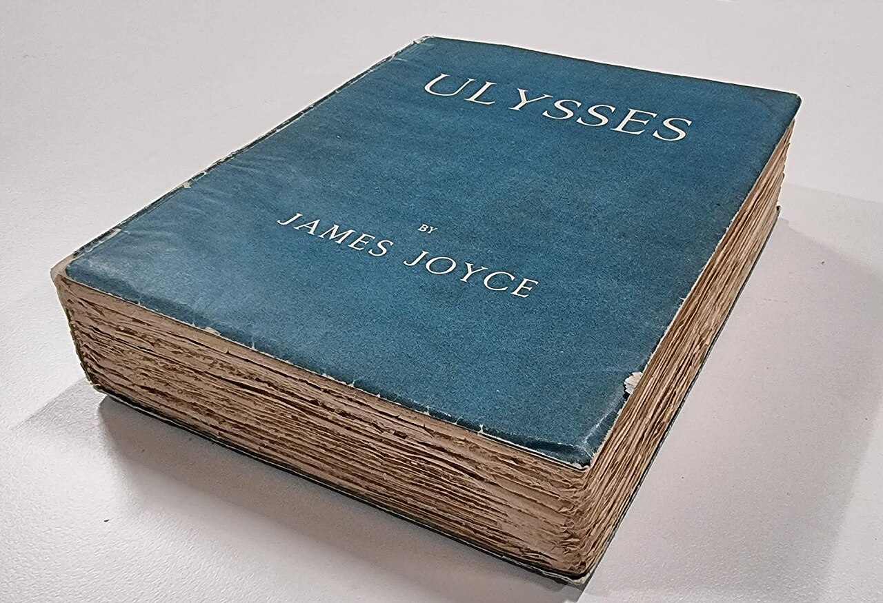 Ấn bản đầu tiên của Ulysses của James Joyce.